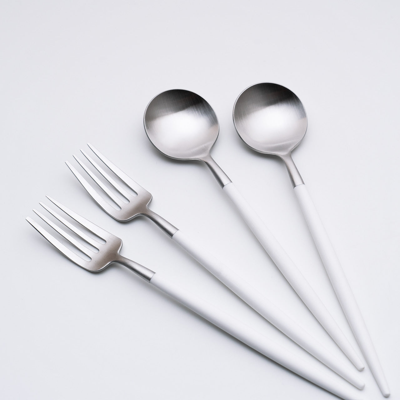 【正規取扱店】 クチポール GOA/ゴア デザート 4本 ギフトセット ホワイト シルバー