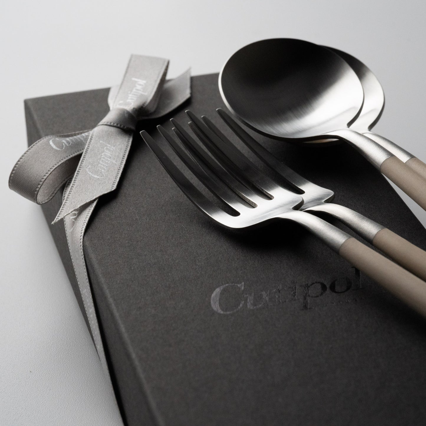 【正規取扱店】 クチポール GOA/ゴア デザート 4本 ギフトセット アイボリー シルバー