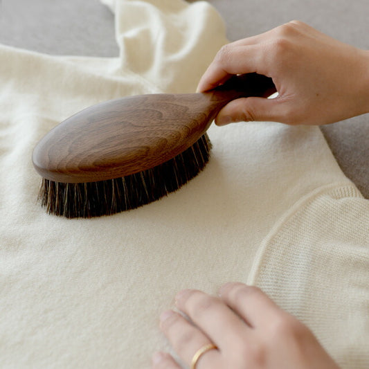 ショージワークス ウォールナット 洋服ブラシ カシミヤ・シルク用 CB-2