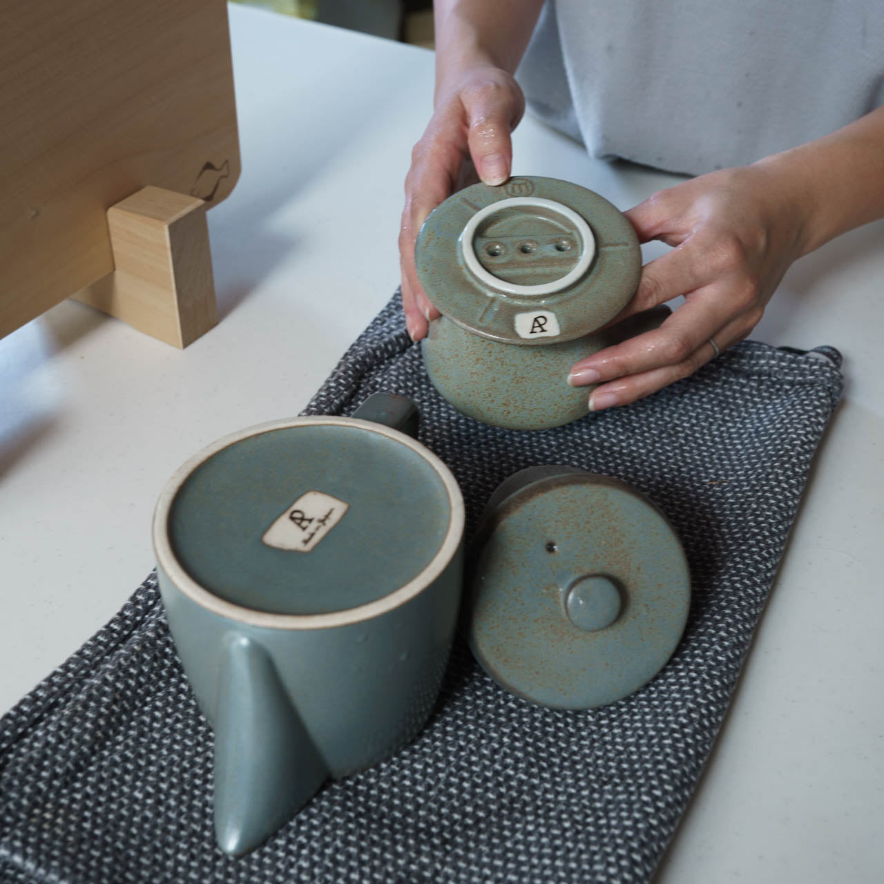 【個体が選べる】ボウル L グレー Ancient Pottery
