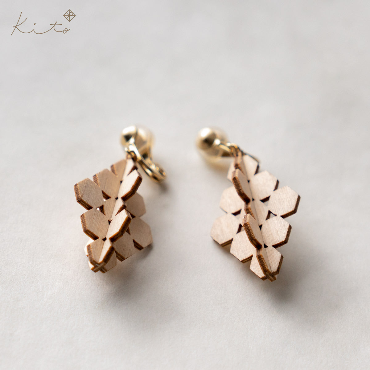 【リボンラッピング】Kito 木製アクセサリー スノーフレーク