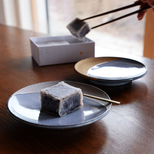 【個体で選べる】 渡邊葵 白岩焼 和兵衛窯 三日月皿 白釉プラチナ彩 小 4寸