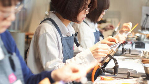 【リボンラッピング済み】HARIO lwf カレットスクエア ピアス イヤリング ハリオランプワークファクトリー アクセサリー