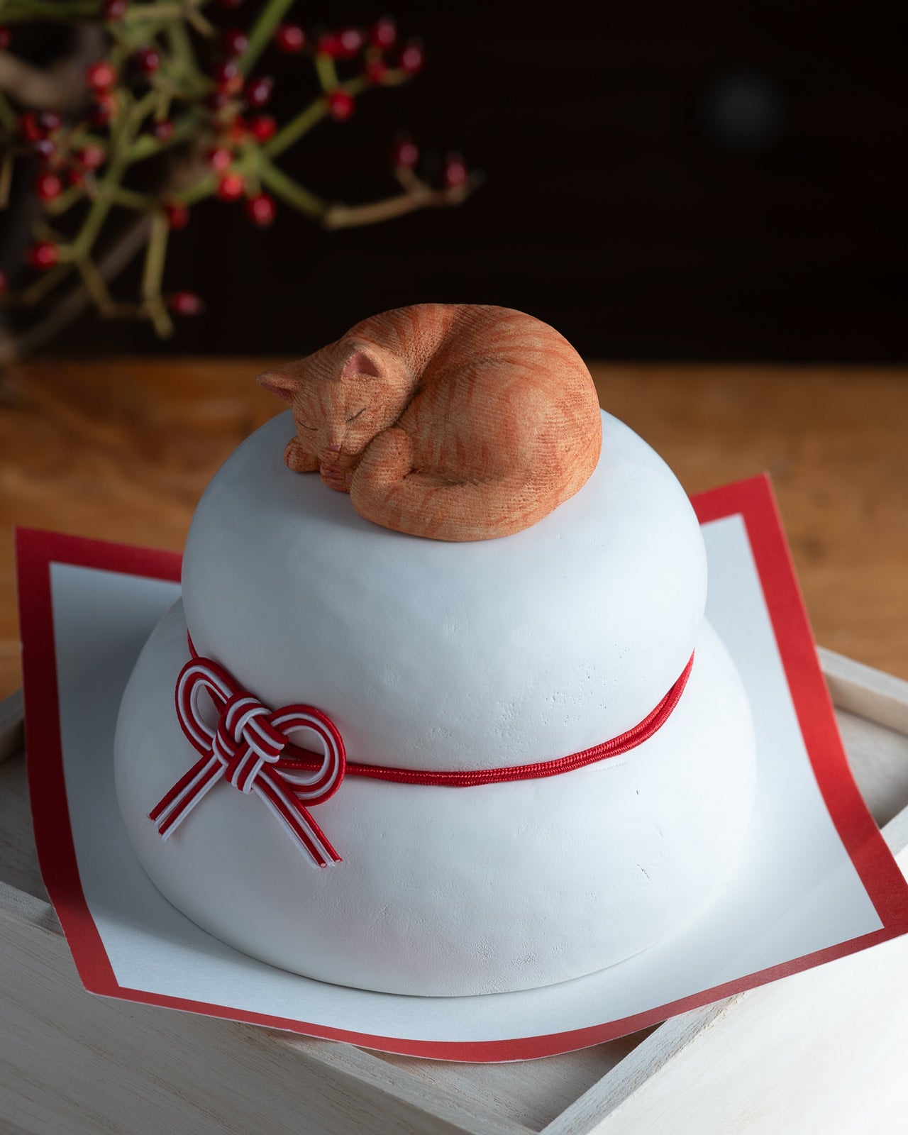 ねこくら 木彫りの鏡餅 木製 猫ののった鏡餅