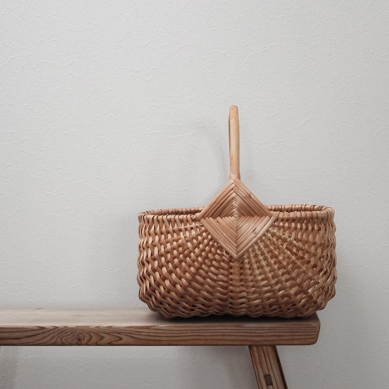 ラトビアの工房で作るハンドメイドかご | マッシュルームバスケット M