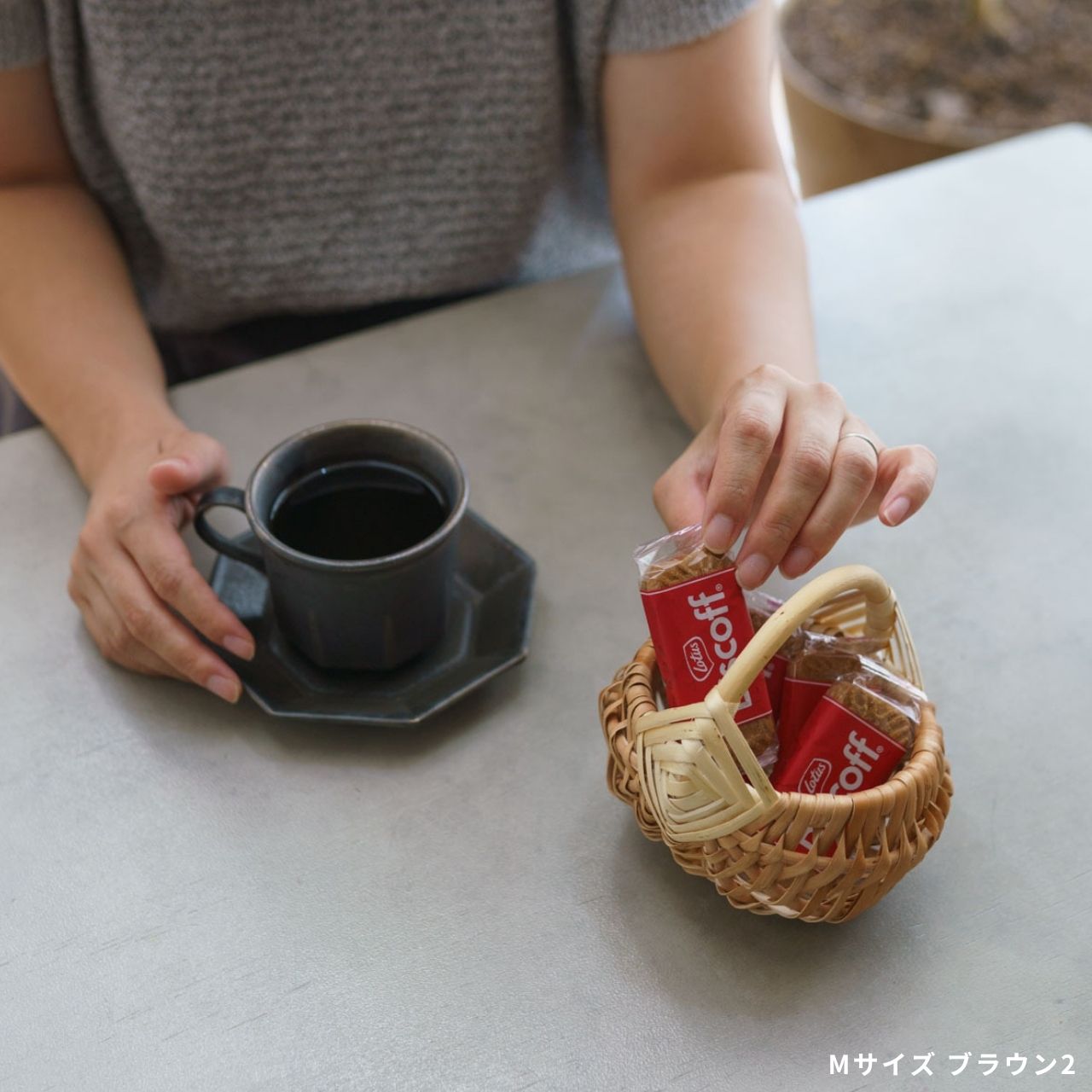 ラトビア ちいさなバスケット  Pinumu Pasaule （ピヌム・パサウレ）