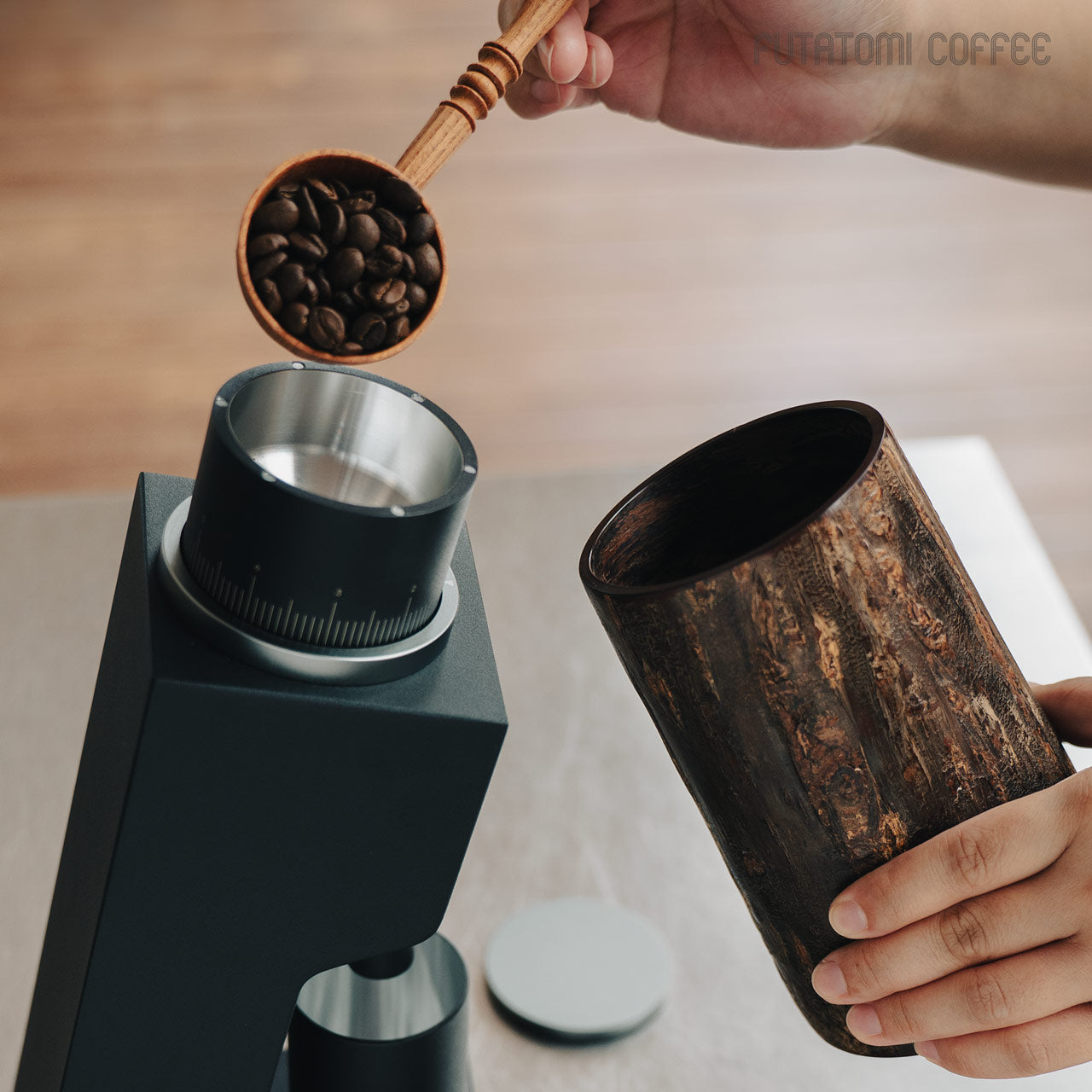 個体で選べる】藤木伝四郎商店 キャニスターコーン 霜降皮 荒川慶太郎